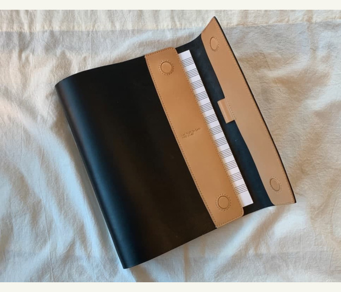 From sketch to product #custommade #nomad #midoritravelersnotebook #leather #van